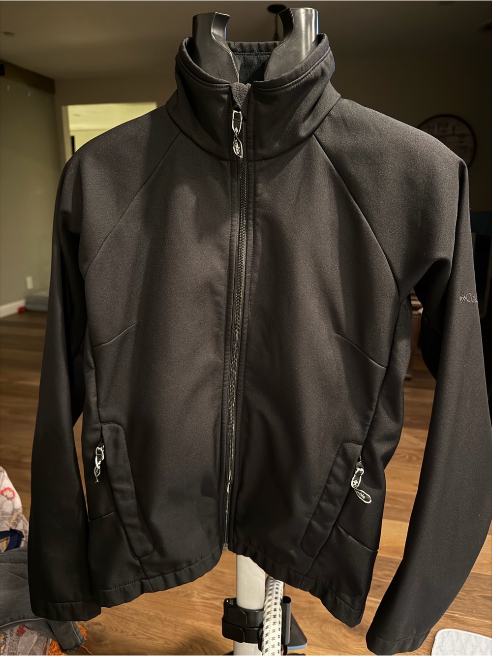 Columbia Women’s Black Softshell Zip-Up Jacket